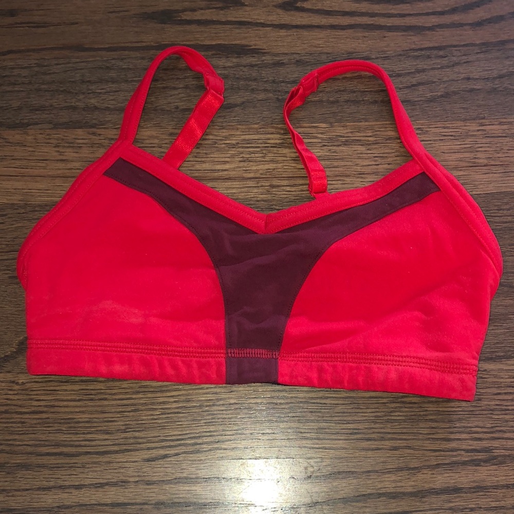 Lucy sports bra